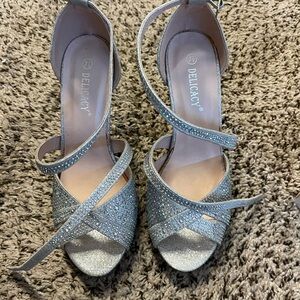 👠 🔥brand new heels! Never worn